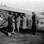 Speed Holman and passengers boarding a Hamilton plane
