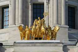 Color image of the the quadriga at the base of the Minnesota State Capitol dome, 2010. Photographed by Wikimedia Commons User Mulad (Mike Hicks). 