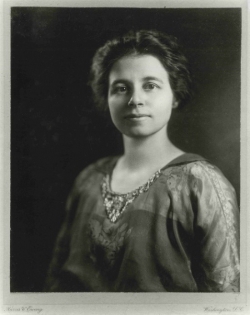 Anna Dickie Olesen 