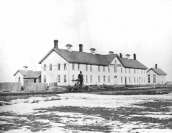 Northern Pacific Railroad' s colonists reception house, Glyndon.