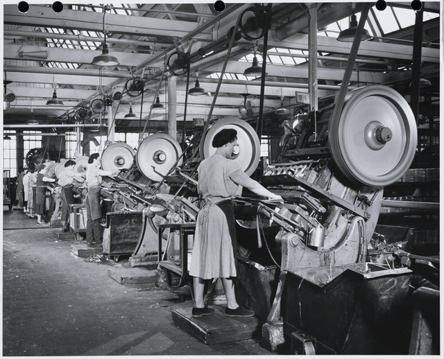 Women working in a Minneapolis factory