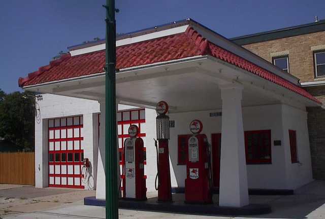 Photograph of a 1925 Mobile gas station in Carver Minnesota