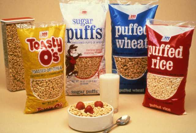 Lineup of ready-to-eat cereals made by the Malt-O-Meal Company, 1981. Used with the permission of Post Consumer Brands and Northfield Historical Society.