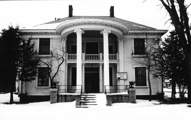 Colonial Hall operating as a museum, date unknown. Beginning in 1971, Anoka’s Masonic Lodge No. 30 leased Colonial Hall to the Anoka County Historical Society (ACHS). The house served as a museum and held all of the ACHS collections for thirty years. Used with the permission of the Anoka County Historical Society.