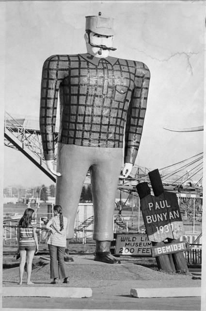 Paul Bunyan statue, 1973