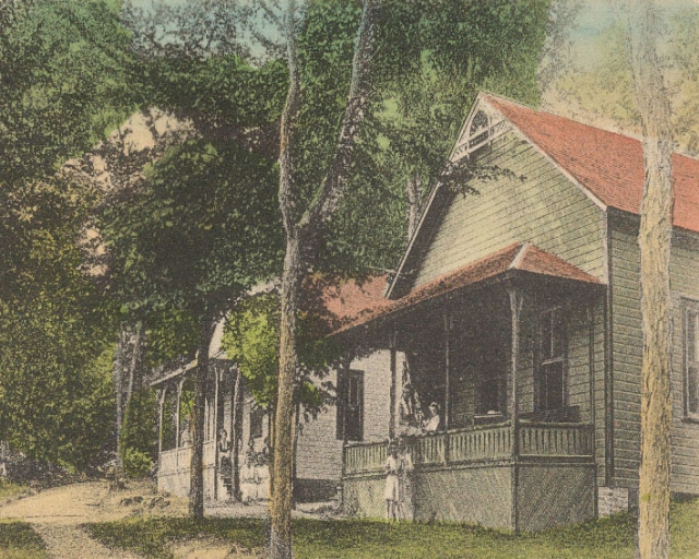 Cottages at Coney Island Hotel