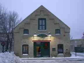 Color photograph of Chaska History Center (Brinkhaus Livery Stable).