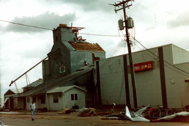 A grain elevator in Chandler after the Chandler–Lake Wilson Tornado, June 1992.