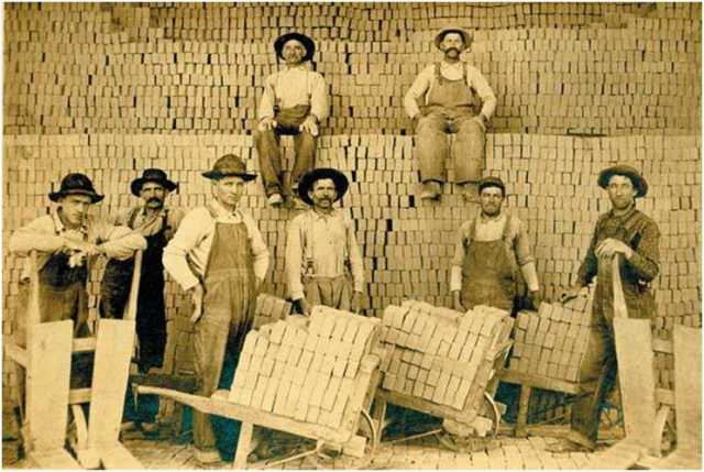 Klein Brickyard workers c.1910
