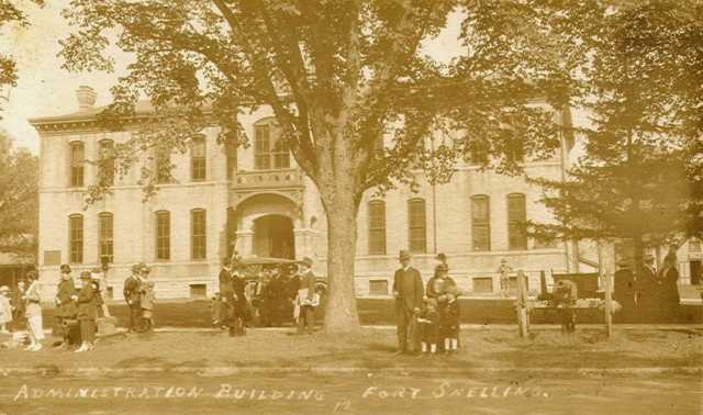 Black and white photograph of the administration building at Fort Snelling, ca. 1917.