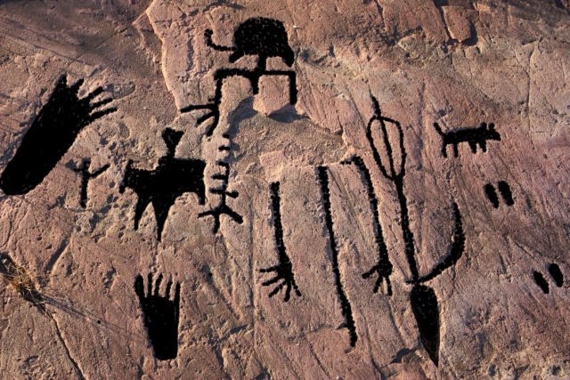 Digitally enhanced petroglyphs 