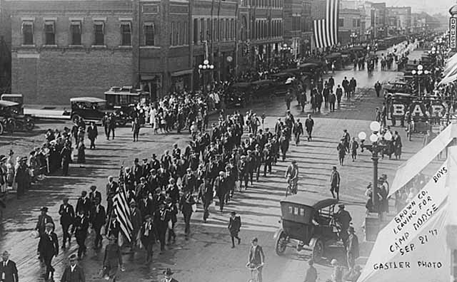 Black and white photograph of Brown County draftees on their way to training camp, 1917. 