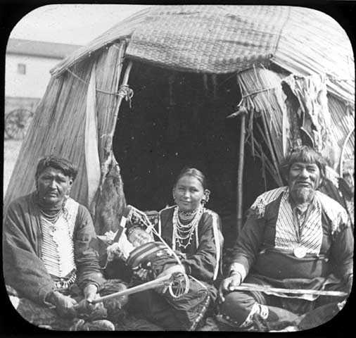 The Dakota chief Black Hawk, Green Cloud, and family members photographed by T.W. Ingersoll c.1900.