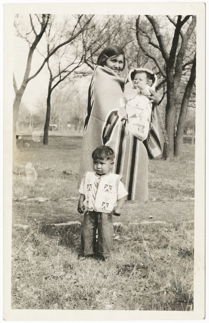 Dakota woman and children