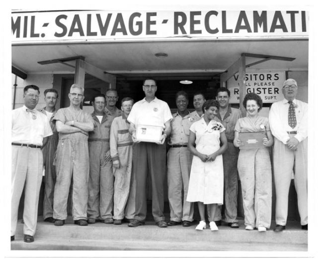 Twin Cities Arsenal employees with safety award