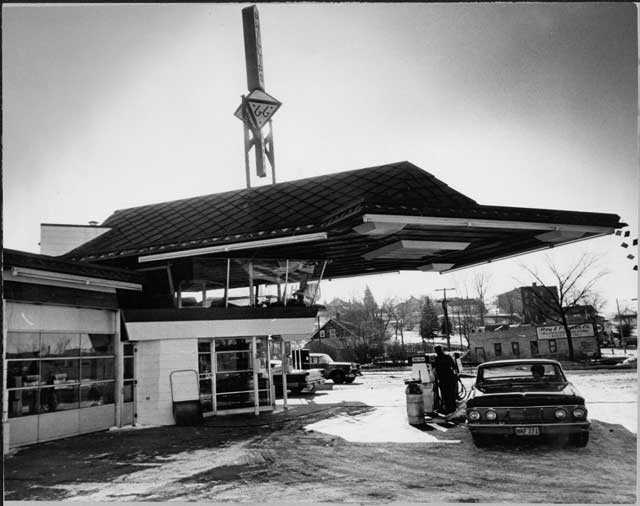 Frank Lloyd Wright gas station, Cloquet.