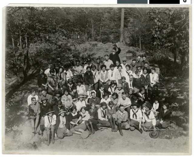 Photograph of Geology field trip, Macalester, 1923