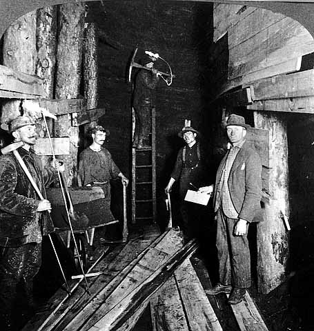 Underground mining on the Mesabi Range, 1906. Photo by Underwood & Underwood.