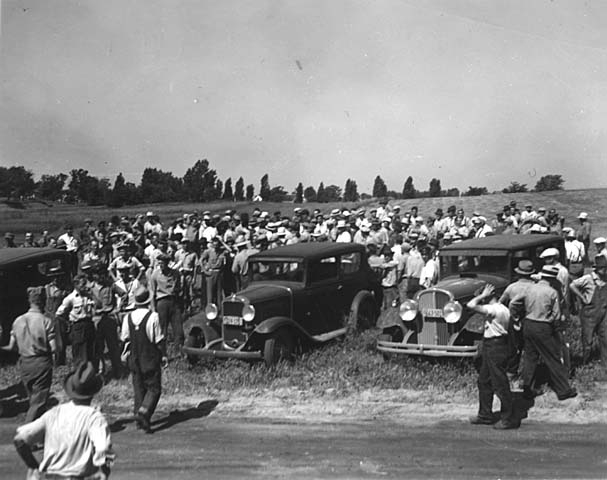 Police, strikers, and workers at Dunning Field.