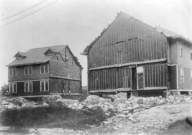 Oliver Iron Mining Company Clubhouse being moved, Hibbing