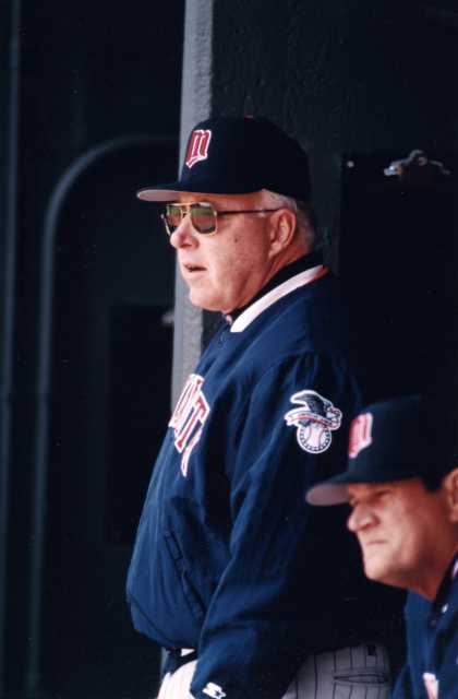 Twins manager Tom Kelly.