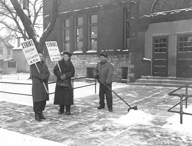 Teachers strike, St. Paul, 1946. Photograph by Philip C. Dittes.
