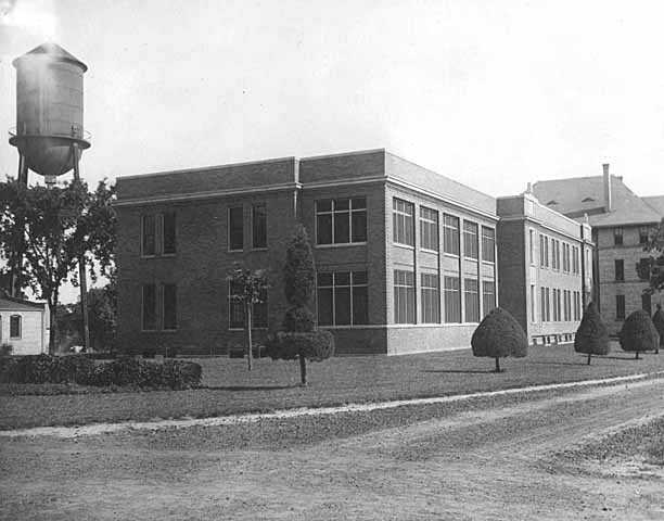 Buildings of the Anoka State Hospital, ca. 1910.
