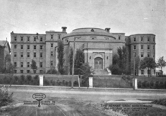 Black and white photograph of Jeanne D’Arc Auditorium at St. Catherine’s College in St. Paul, 1927.