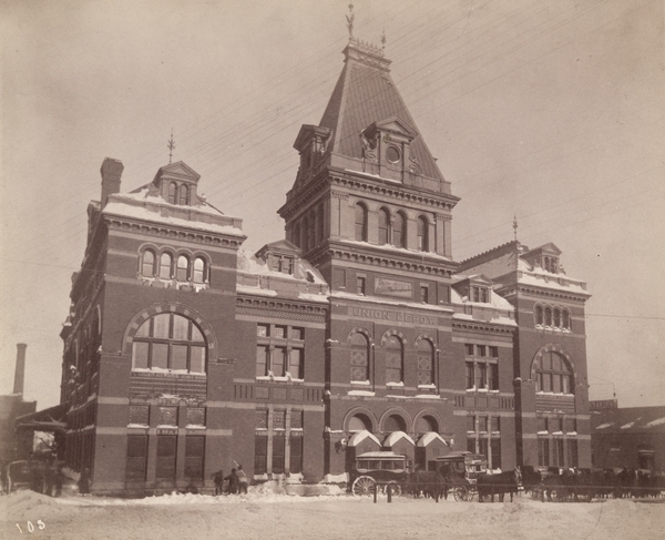 Black and white photograph of the first St. Paul Union Depot (destroyed by fire 1915),1887. 