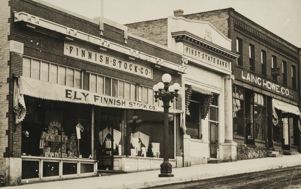 Black and white photograph of a Finnish Stock Company, Ely, 1915.