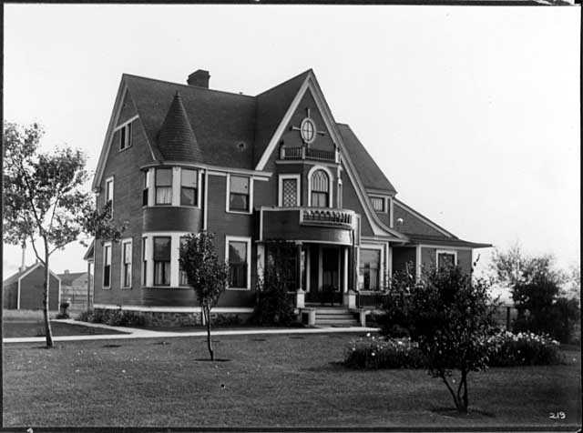 Home of the General Superintendent of the Oliver Mining Company in Hibbing, ca. 1913.