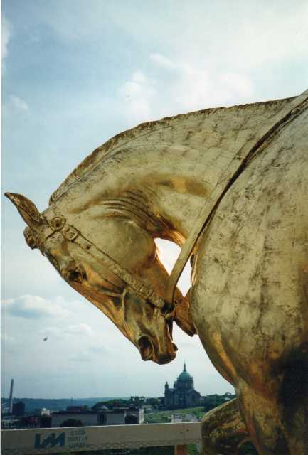 Color image showing the effects of Minnesota's harsh climate on the golden horses of the quadriga, August 1994. Photographed by Linda A. Cameron.