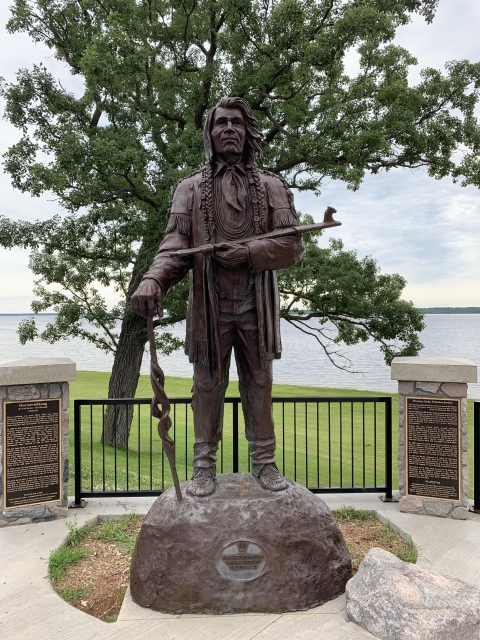 Shaynowishkung (Chief Bemidji) statue