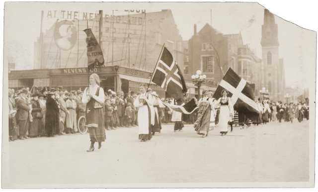 Photograph of 1914 women' suffrage parade