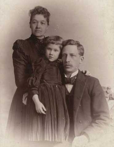 Black and white photograph of the Turnblad family (left to right): Christina, Lillian, and Swan, ca. 1890.