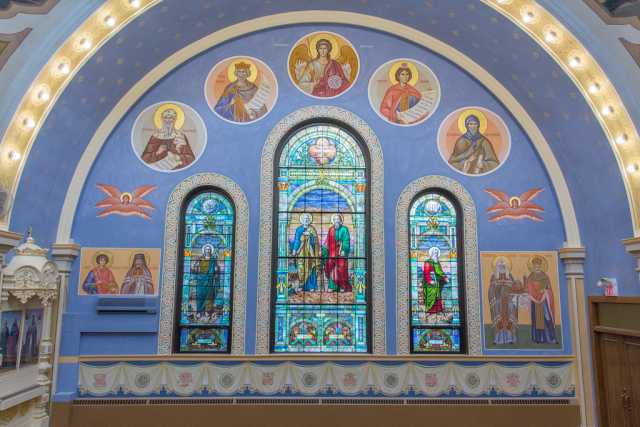 Color image of a side wall of St. Mary's Orthodox Cathedral sanctuary after renovation, 2015.