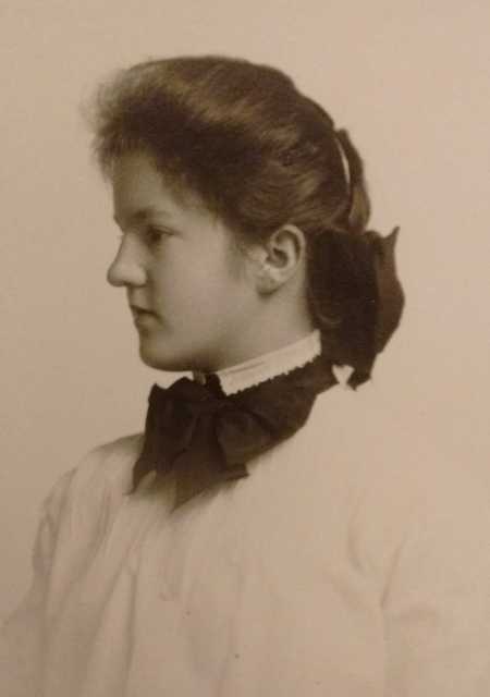 Black and white photograph of Frances E. Andrews, 1903.