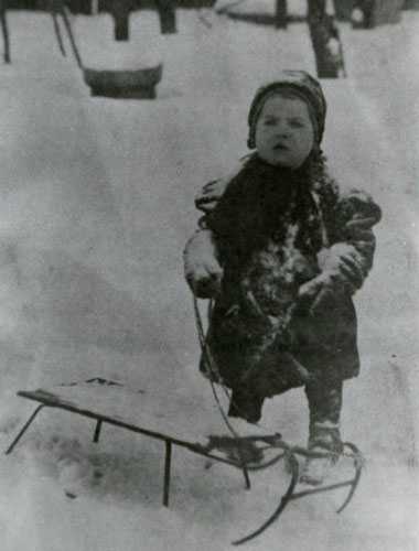 Black and white photograph of Dorothy Molter as a toddler, Arnold, Pennsylvania, ca. 1909.