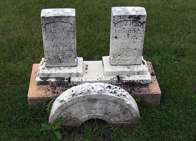 Tombstones in Prairie Home Cemetery