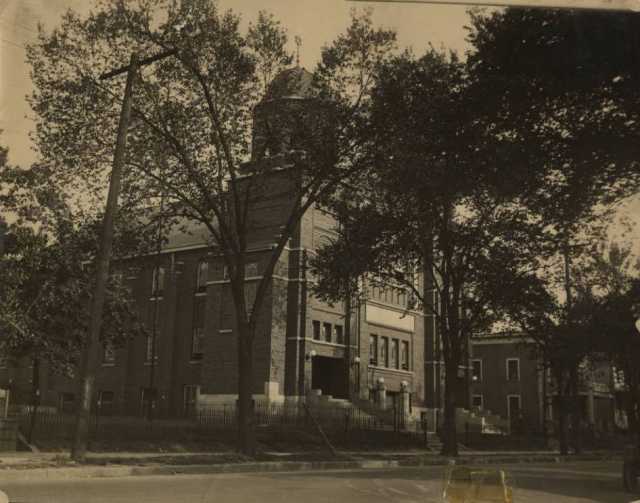 Black and white photograph of Kenesseth Israel Synagogue in Minneapolis, c.1900.