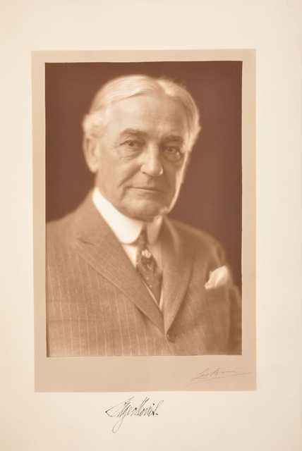 Photograph of Judge Page Morris