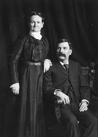 Black and white photograph of Leonidas and Elizabeth Merritt, around the time merchantable ore was discovered on the Mesabi, c.1890.