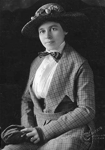 Anna Dickie Olesen in hat, ca. 1920.