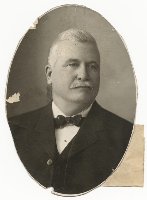 Black and white photo print of police chief John O'Connor, c. 1900.