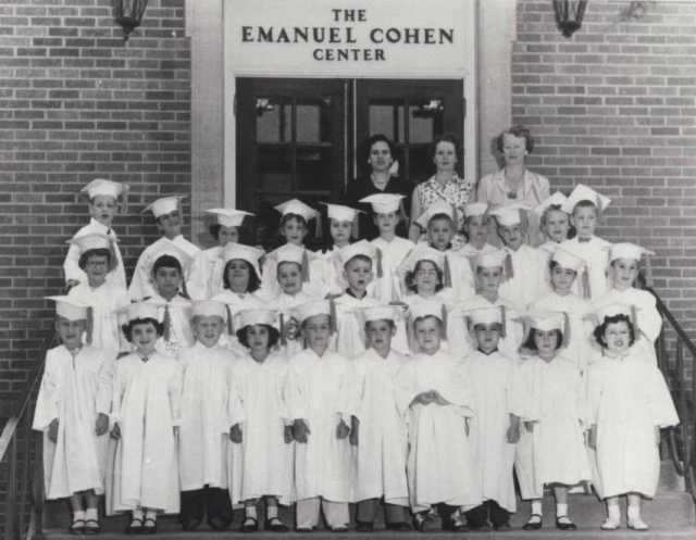 Black and white photograph of the Emanuel Cohen Center pre-Kindergarten graduating class, 1955.