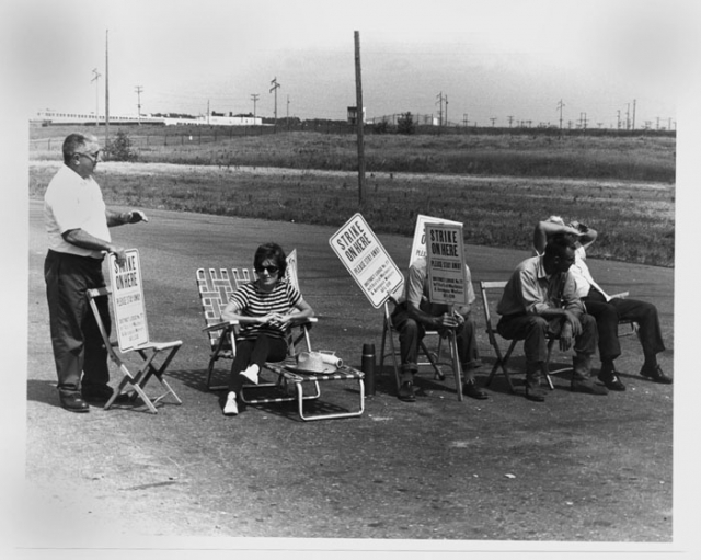 Workers on strike at the Twin Cities Army Ammunition Plant