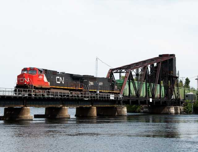 Canadian Northern 347 train crossing the Ranier Bridge