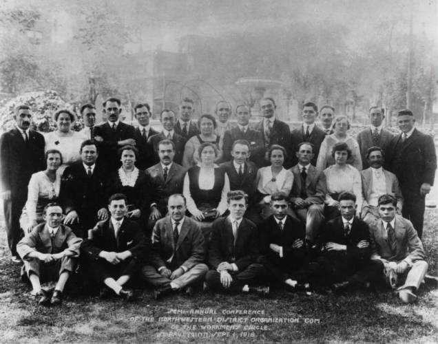 Black and white photograph of attendees of the Semi-Annual Conference of the Northwestern District Organization Committee of the Workmen's Circle, held in St. Paul on September 1, 1918.