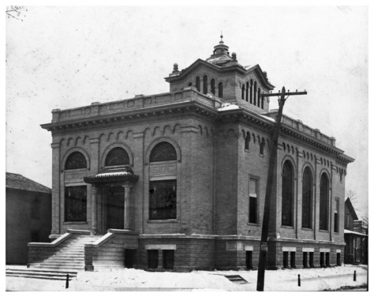 Black and white photograph of Temple Israel, Minneapolis, c.1916.