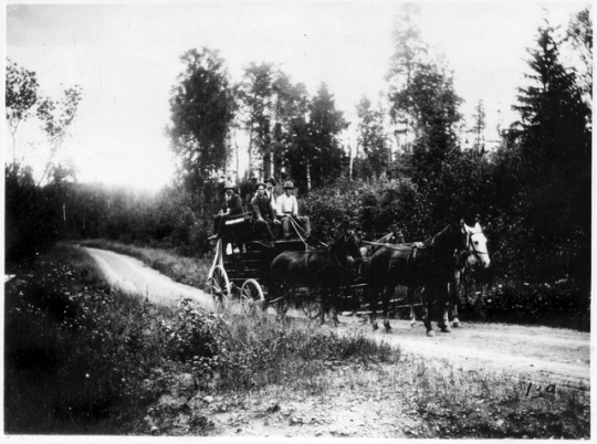 Black and white photograph of Leonidas Merritt on the Vermillion Trail, 1892.